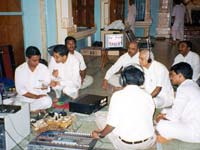 SGH TEAM MONITORING THE LIVE BROAD CAST 23 NOV 2002