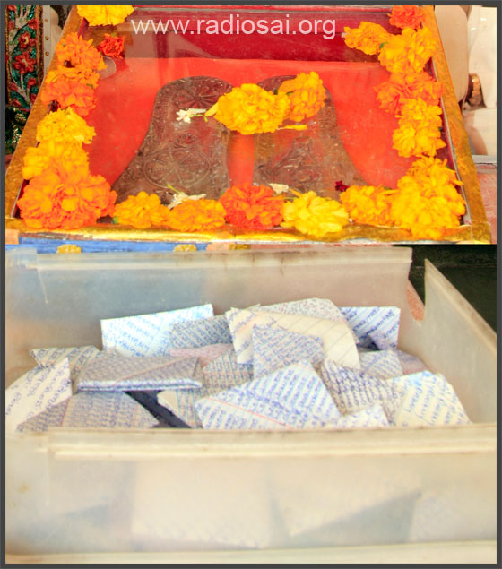 vibhuti prasadam at secutiy office for devotees sathya sai ashram puttaparthi