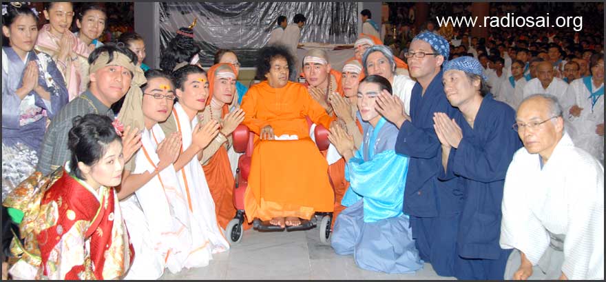 japan drama in front of sathya sai baba