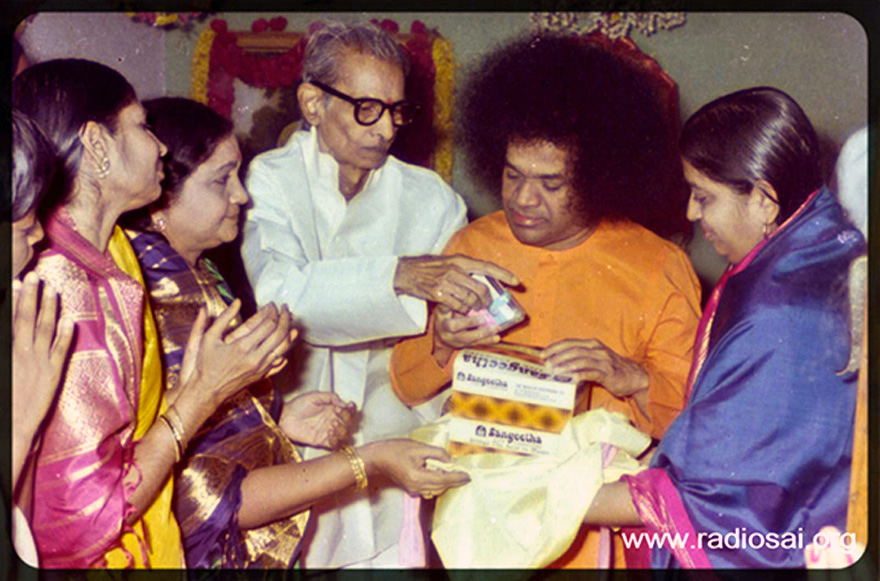 Anjali-Devi-Sathya-Sai-Baba-Radiosai